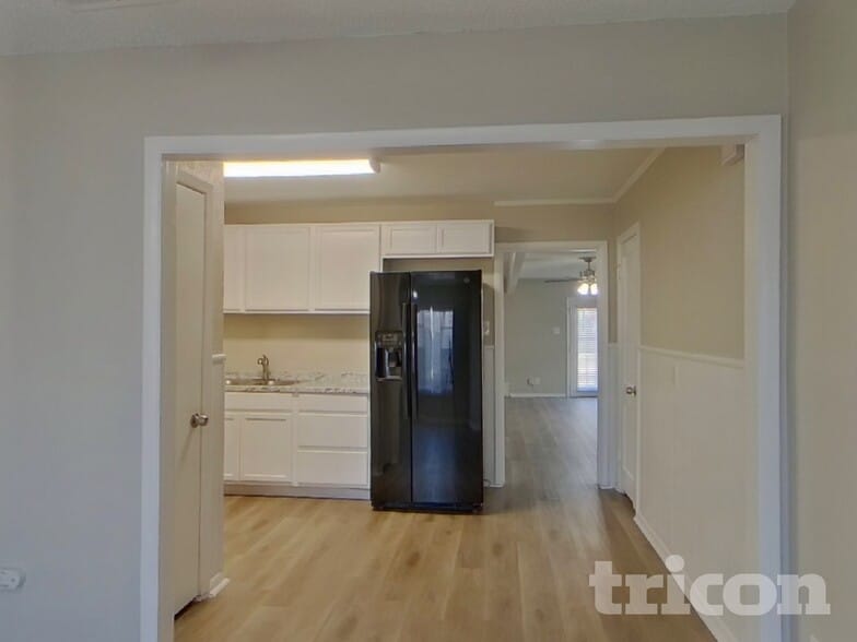 Building Photo - 737 SE 3rd St