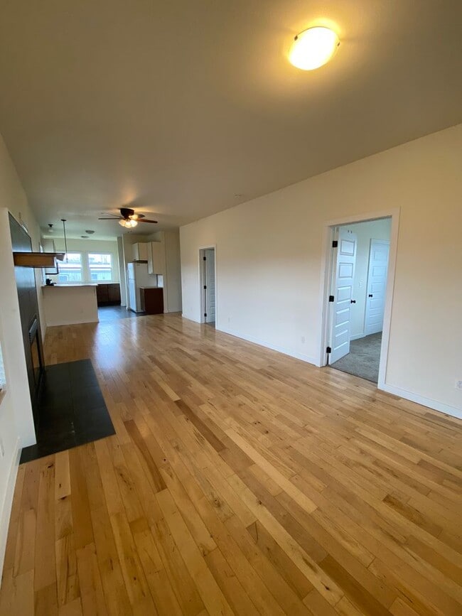 Building Photo - 1801 Russell Ave