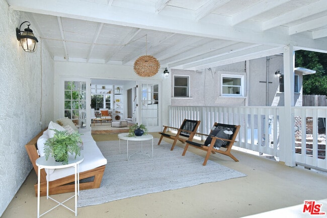 Building Photo - 14017 Valley Vista Blvd