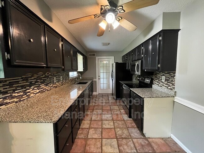 Building Photo - 1447 Tree Haven Cove