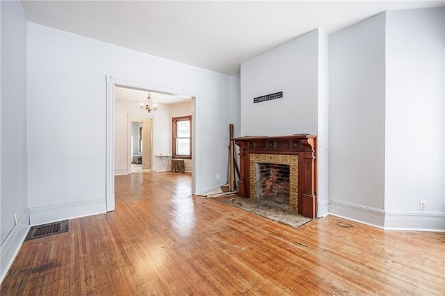 Building Photo - 500 Oxford St