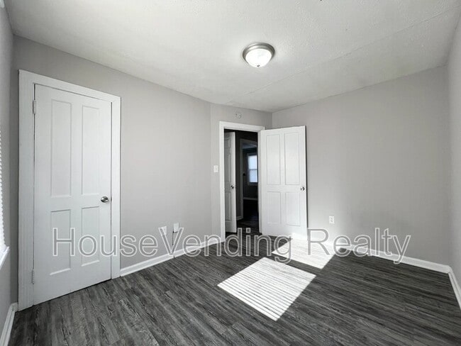 Building Photo - 1755 Dalton St