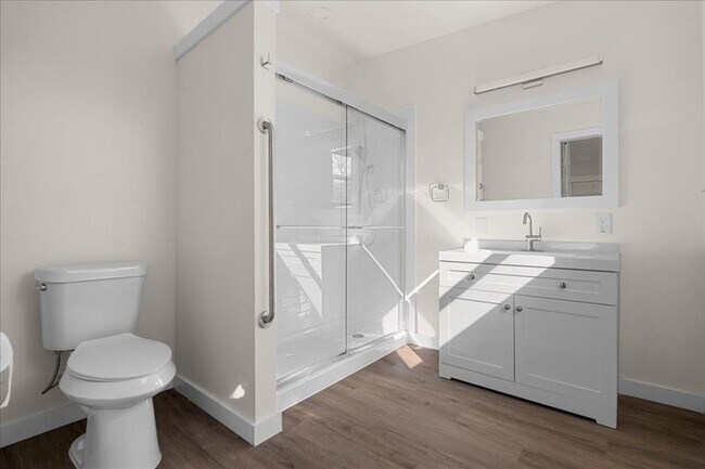 Building Photo - 1411 Fairfield Dr