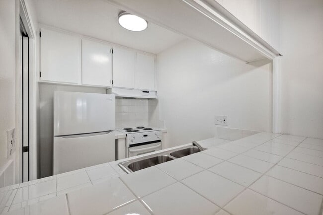 Building Photo - Discover The Bluffs of Fashion Valley and all that it has to offer!
