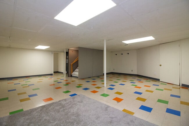 Building Photo - 1850 Connie Ct