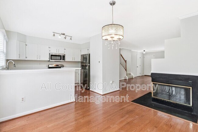 Building Photo - 208 Ellsworth St