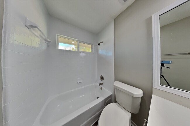 Building Photo - 12822 Careywood Dr