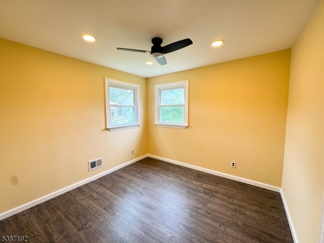 Building Photo - 137 Centerton Dr