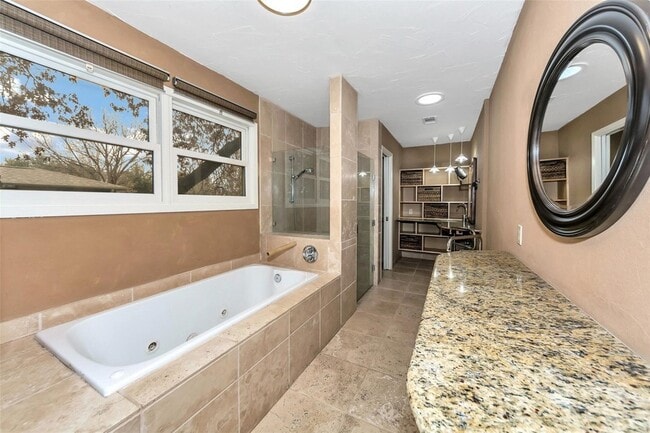 Building Photo - 26 Bounty Rd E