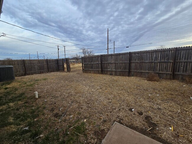 Building Photo - Updated and available now!