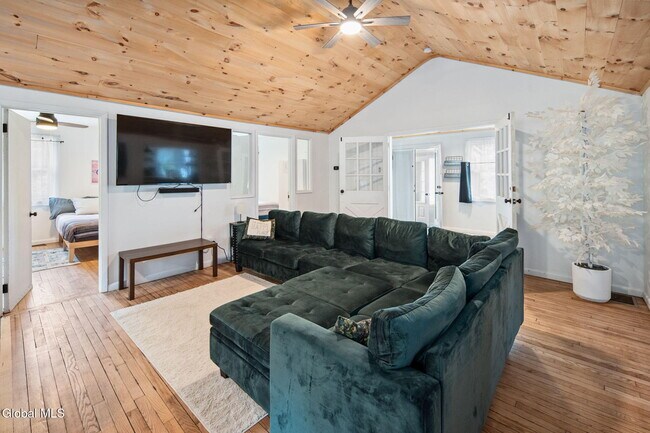 Building Photo - 1136 Enid Rd