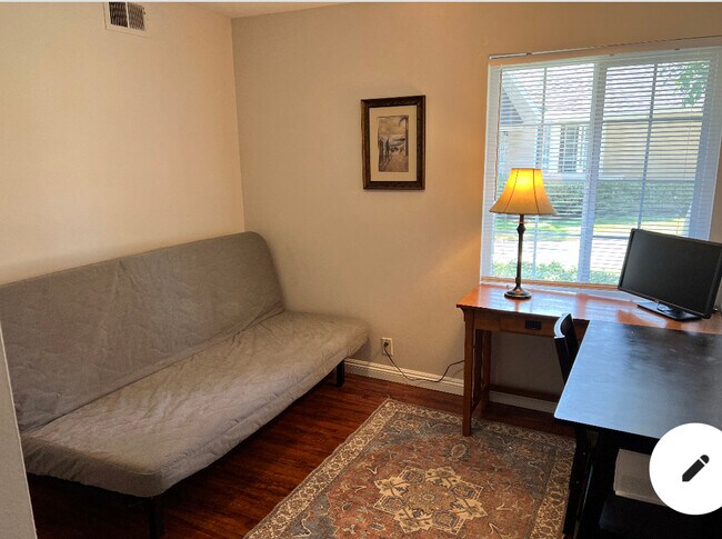 3rd Bedroom - 39 Thicket