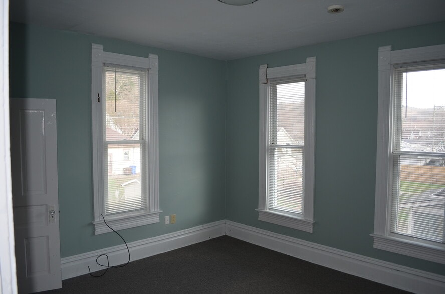 Building Photo - 444 Chestnut St