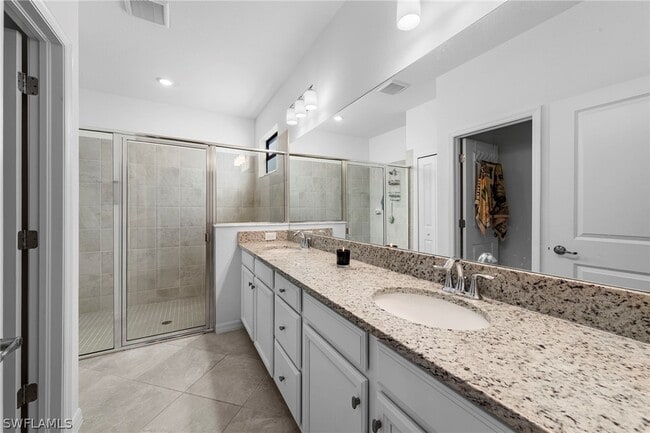 Building Photo - 3257 Altimira Dr