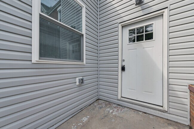 Building Photo - 305 N Graham**