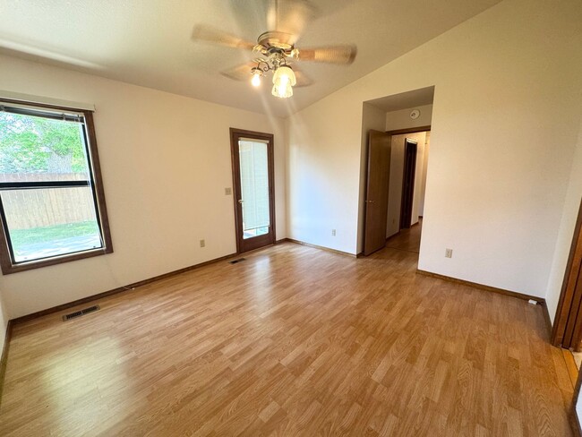 Building Photo - Now leasing in West Boise! This single-lev...