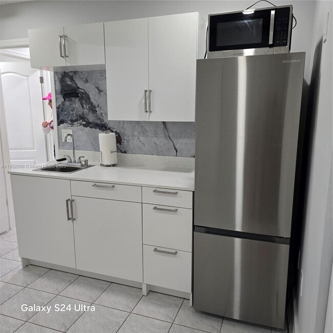 Building Photo - 21431 SW 88th Ave