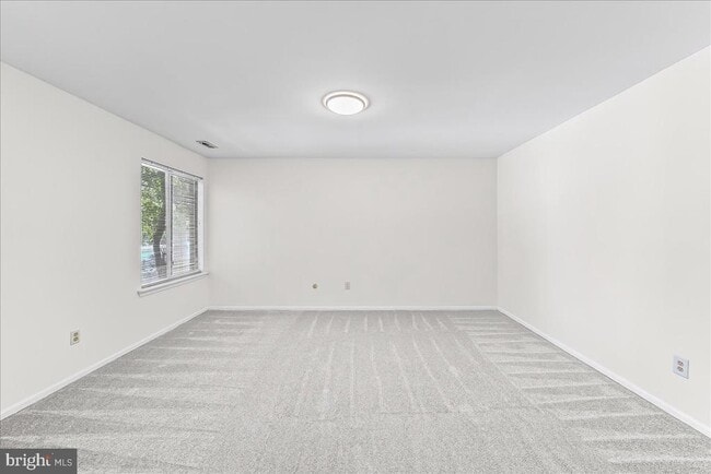 Building Photo - 102 Mountainview Dr