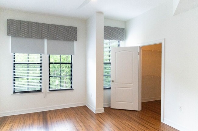 Building Photo - 501 Mirasol Cir