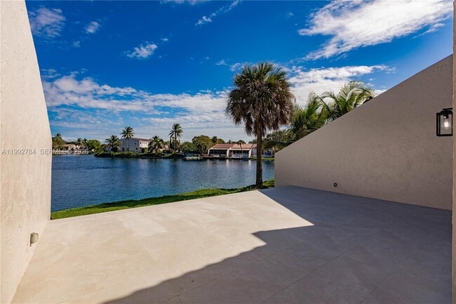 Building Photo - 7238 Jacaranda Ln