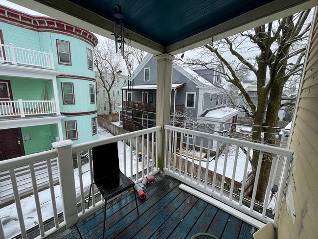 Building Photo - 9 Sumner Square