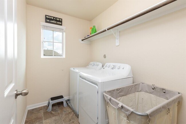 Building Photo - 12318 Leafy Arch Way