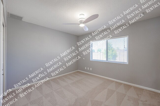 Building Photo - 1360 W Esplanade St