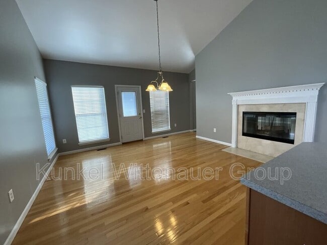 Building Photo - 2308 Four Lakes Dr