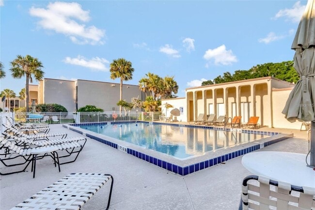 Building Photo - 512 Orange Dr