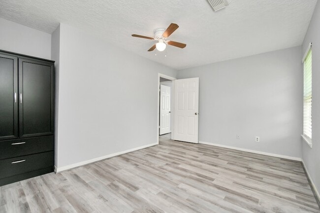 Building Photo - 2707 Blue Mist Dr