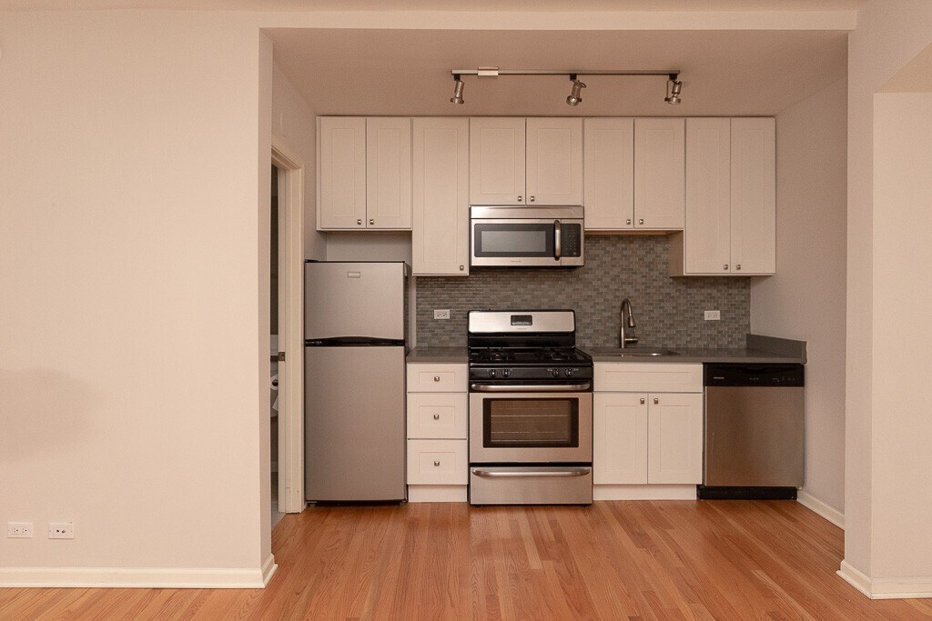 Building Photo - 2824 W Palmer St