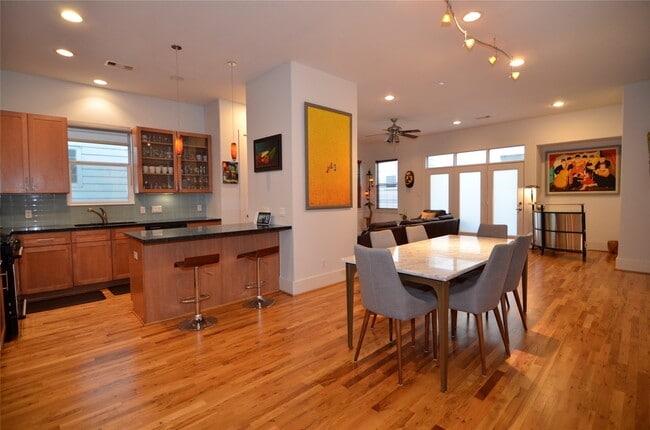 Building Photo - 5427 Kansas St