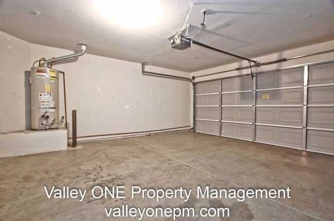 Building Photo - 1120 E Monte Vista Ave, Turlock, CA 95382