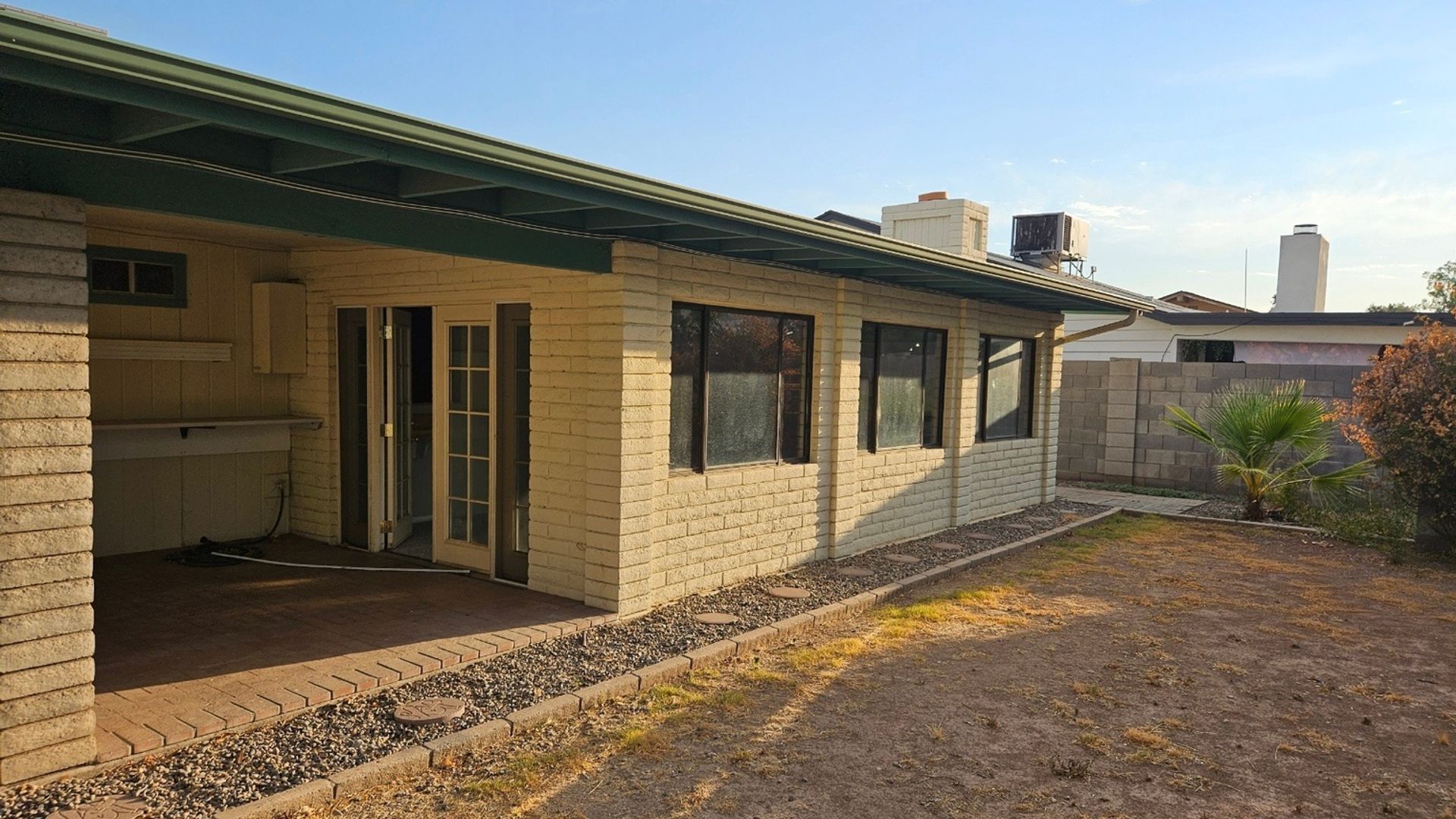 Building Photo - 3502 W Willow Ave