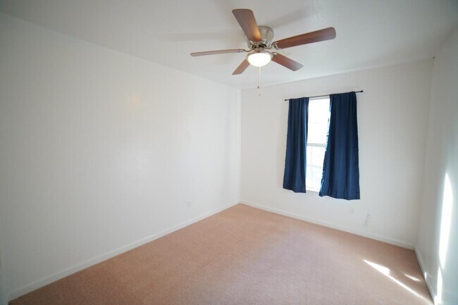 Building Photo - 1264 Ocala Rd