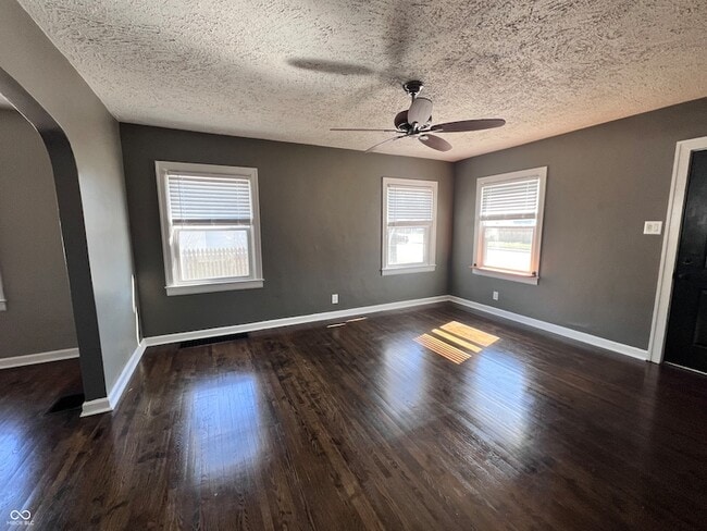 Building Photo - 1524 E 46th St