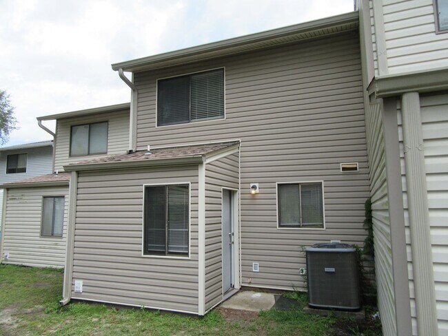 Building Photo - 830 West St