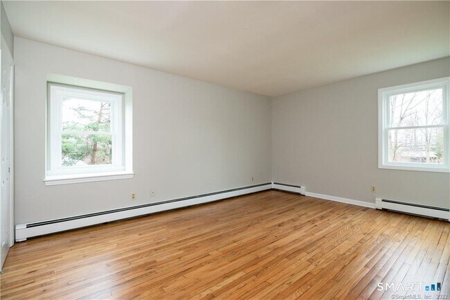 Building Photo - 2 Saddle Ridge Rd
