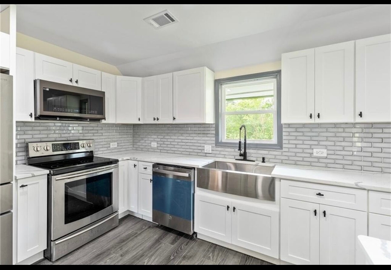 Building Photo - 4878 Youngs Mill Rd