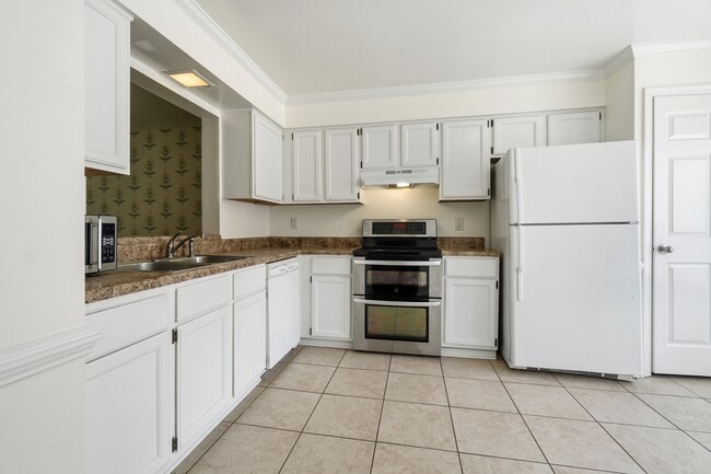 Building Photo - 5260 Settlers Park Dr