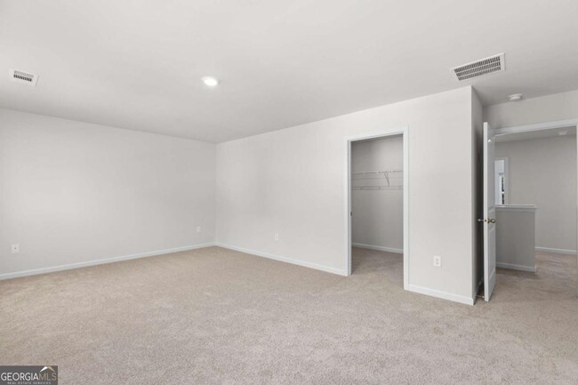 Building Photo - 5370 Swan Ln