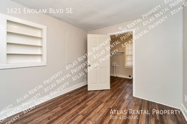 Building Photo - 1621 Enolam Blvd SE