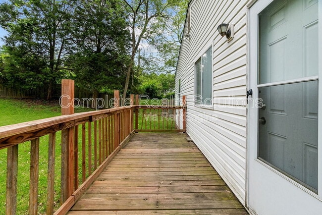 Building Photo - 7563 Haywood Dr