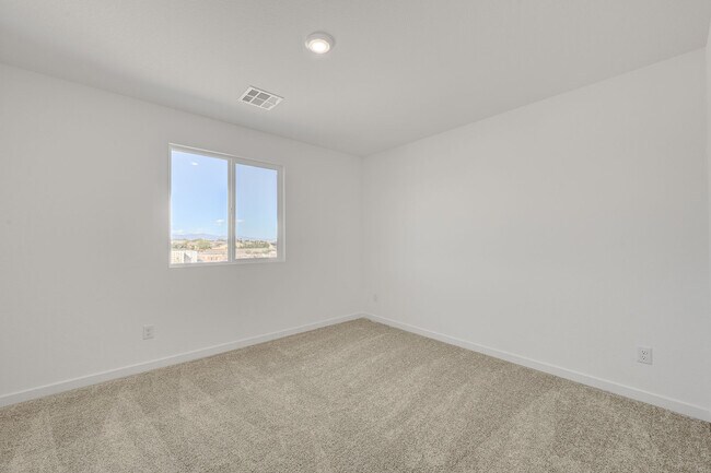 Building Photo - 8532 W Agate Ave