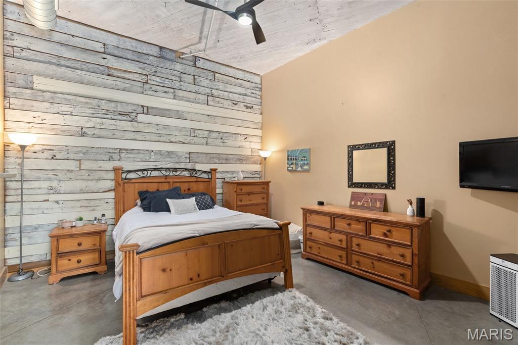 Building Photo - 2323 Locust St