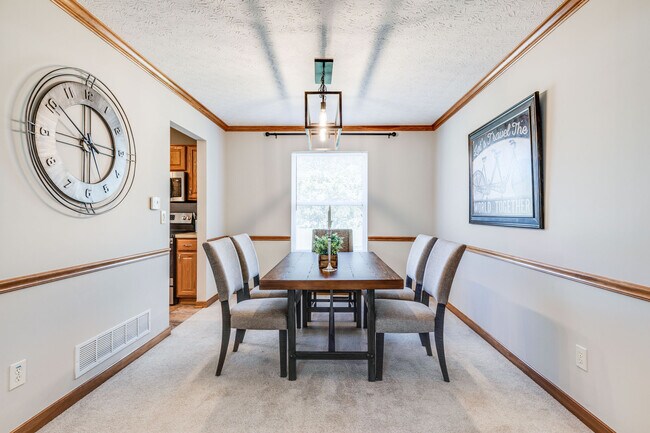 Building Photo - 7225 Bromfield Dr