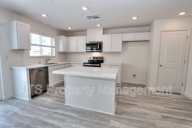 Building Photo - 8312 Whippersnapper Way