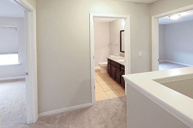 Building Photo - Stunning & Spacious 4 Bedroom Home in Highland Falls Community