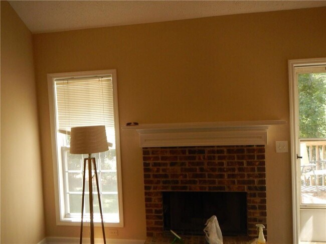 Building Photo - 5516 Pinedale Cir