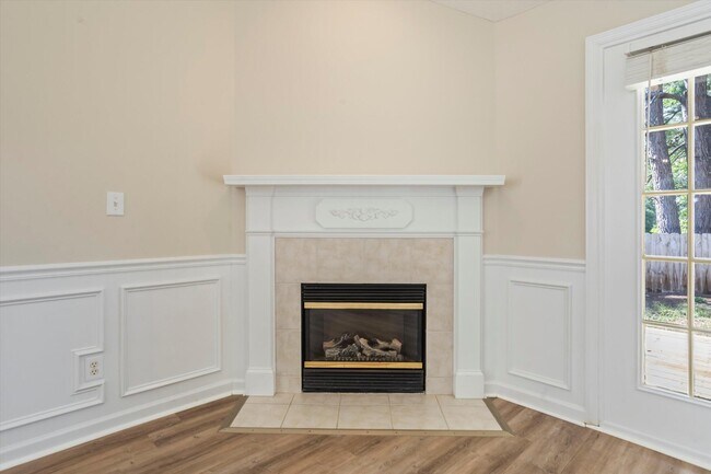 Building Photo - 313 Southbank Dr